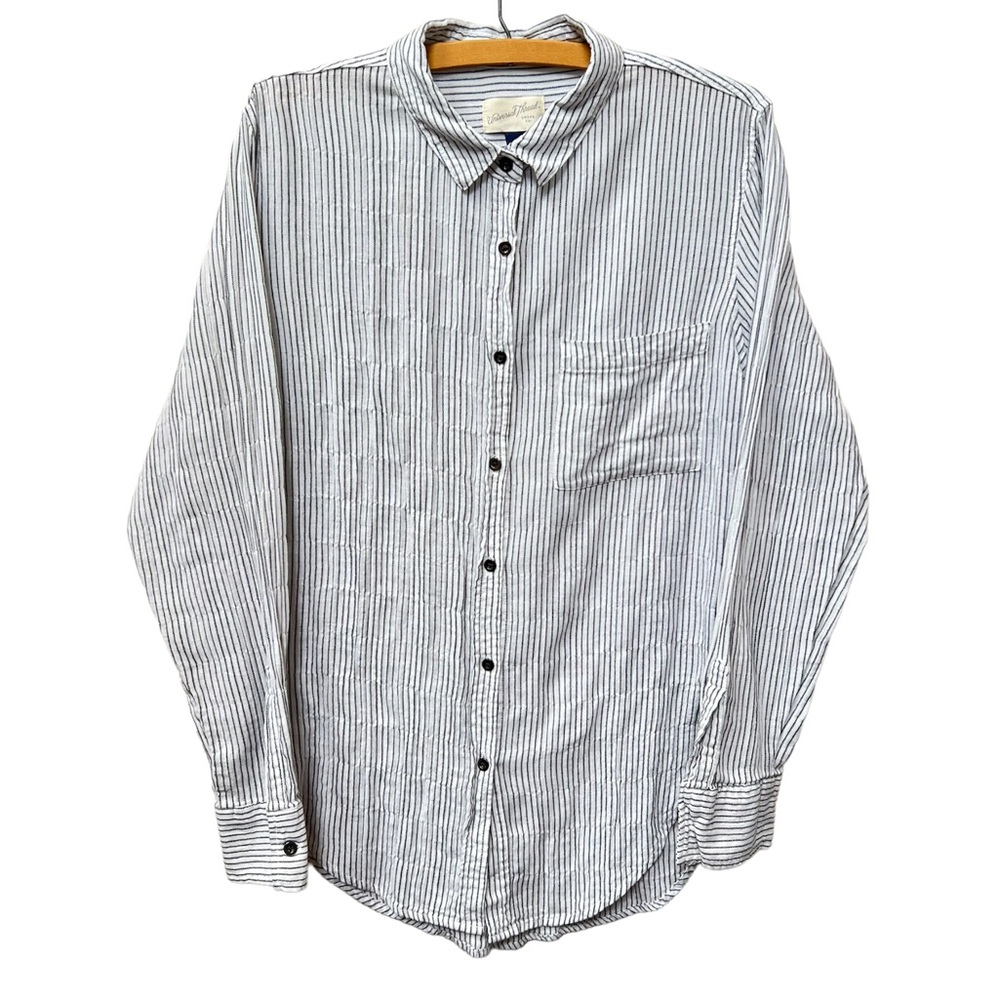 Universal Thread Button Down Shirt Women's Medium Striped Long Sleeve Collared